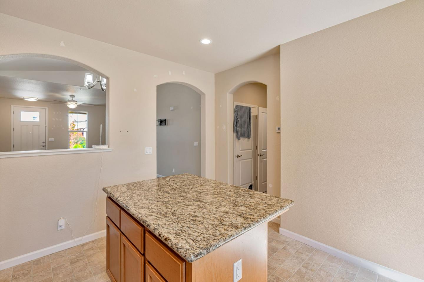 Detail Gallery Image 10 of 28 For 765 Brandywine Ln, King City,  CA 93930 - 3 Beds | 2 Baths