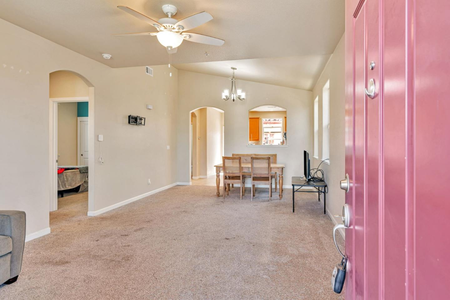Detail Gallery Image 4 of 28 For 765 Brandywine Ln, King City,  CA 93930 - 3 Beds | 2 Baths