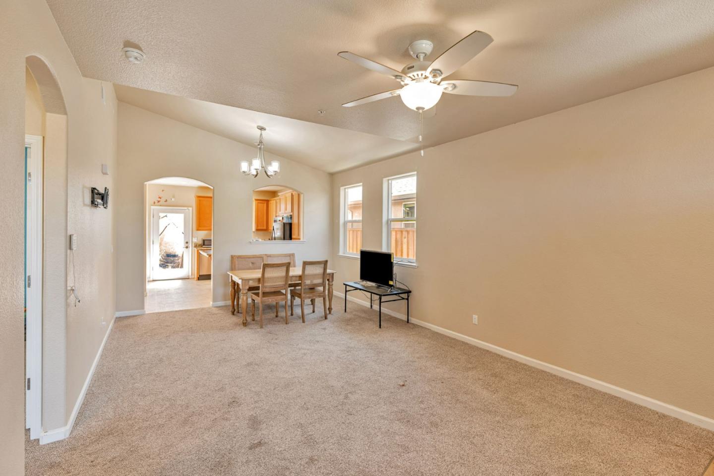 Detail Gallery Image 6 of 28 For 765 Brandywine Ln, King City,  CA 93930 - 3 Beds | 2 Baths