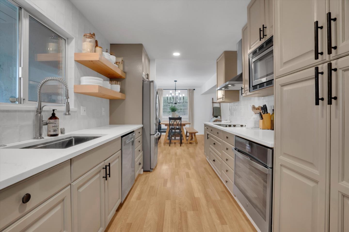 Detail Gallery Image 6 of 35 For 1198 Quail Ct, Concord,  CA 94518 - 4 Beds | 2 Baths