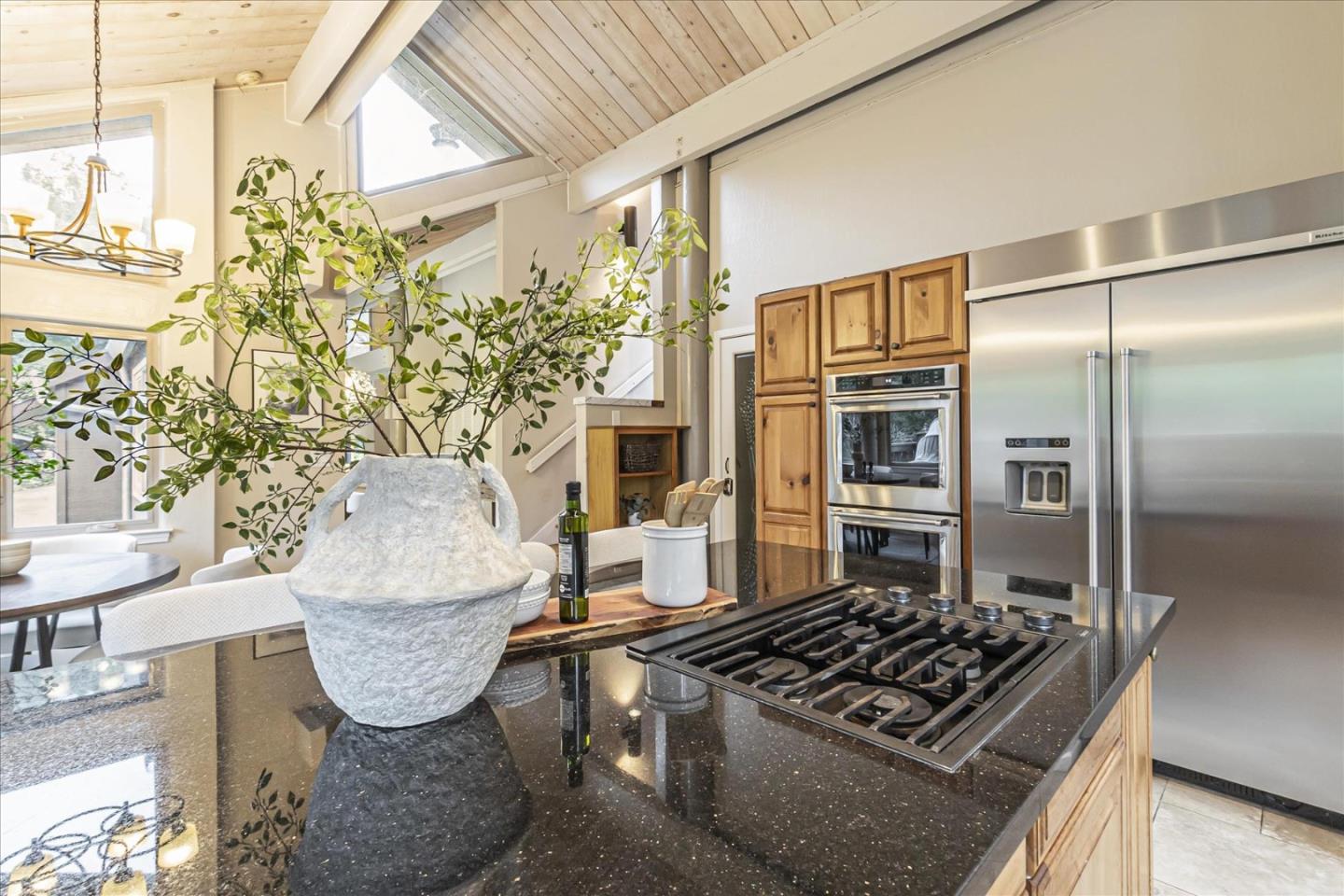 Detail Gallery Image 12 of 54 For 19233 Mountain Way, Los Gatos,  CA 95030 - 4 Beds | 2/1 Baths