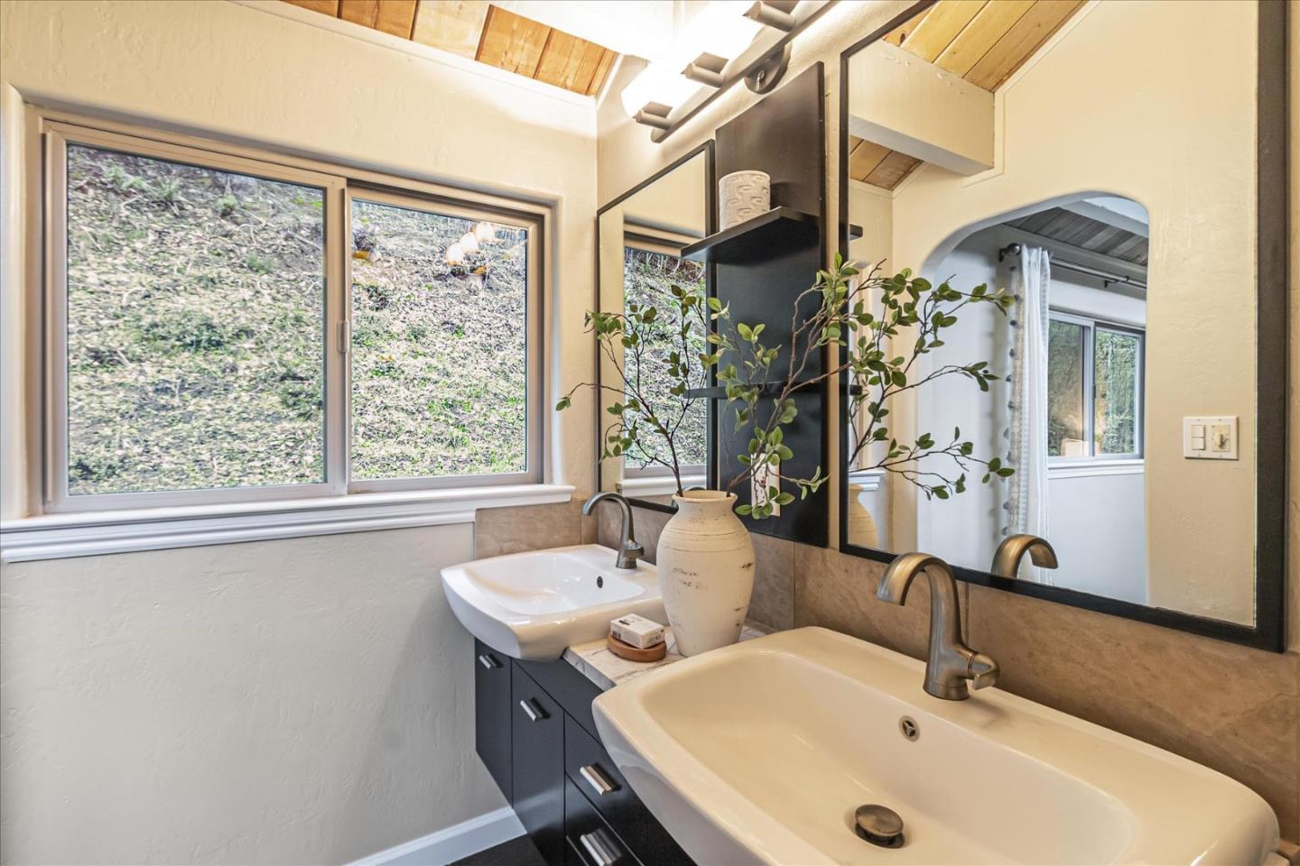 Detail Gallery Image 36 of 54 For 19233 Mountain Way, Los Gatos,  CA 95030 - 4 Beds | 2/1 Baths