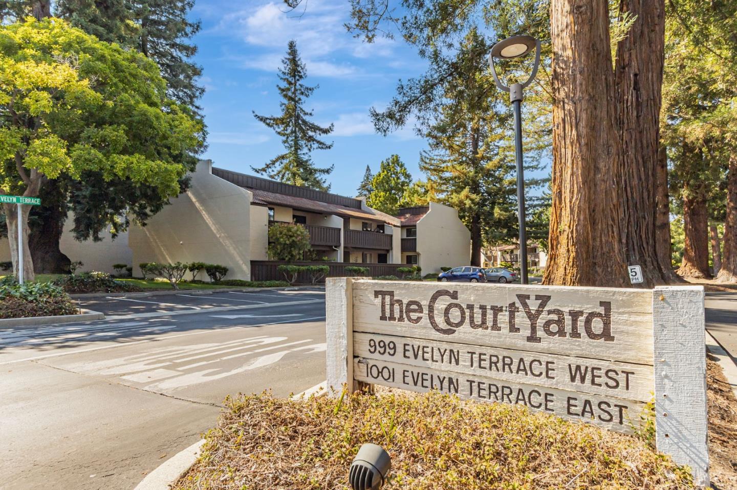 Detail Gallery Image 1 of 33 For 999 W Evelyn Ter #54,  Sunnyvale,  CA 94086 - 1 Beds | 1 Baths