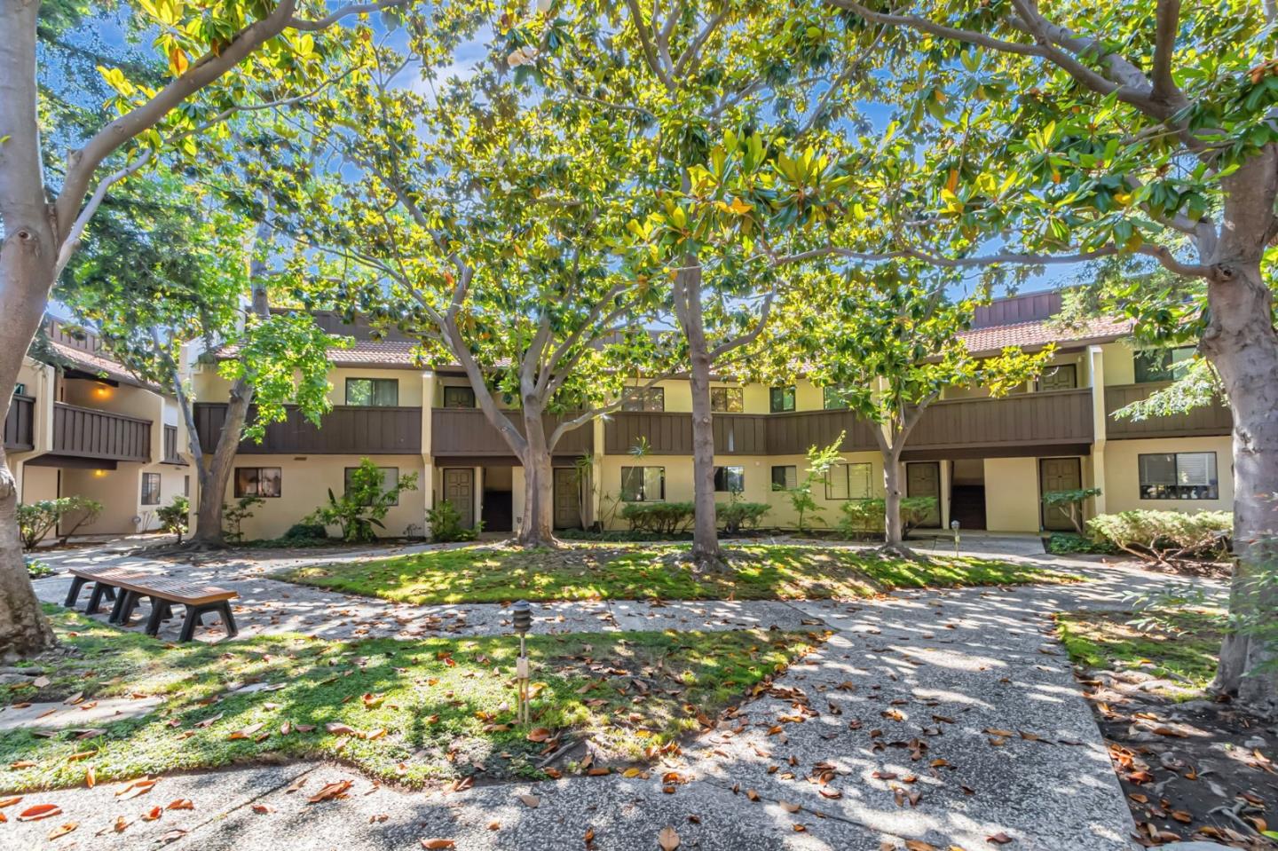 Detail Gallery Image 2 of 33 For 999 W Evelyn Ter #54,  Sunnyvale,  CA 94086 - 1 Beds | 1 Baths