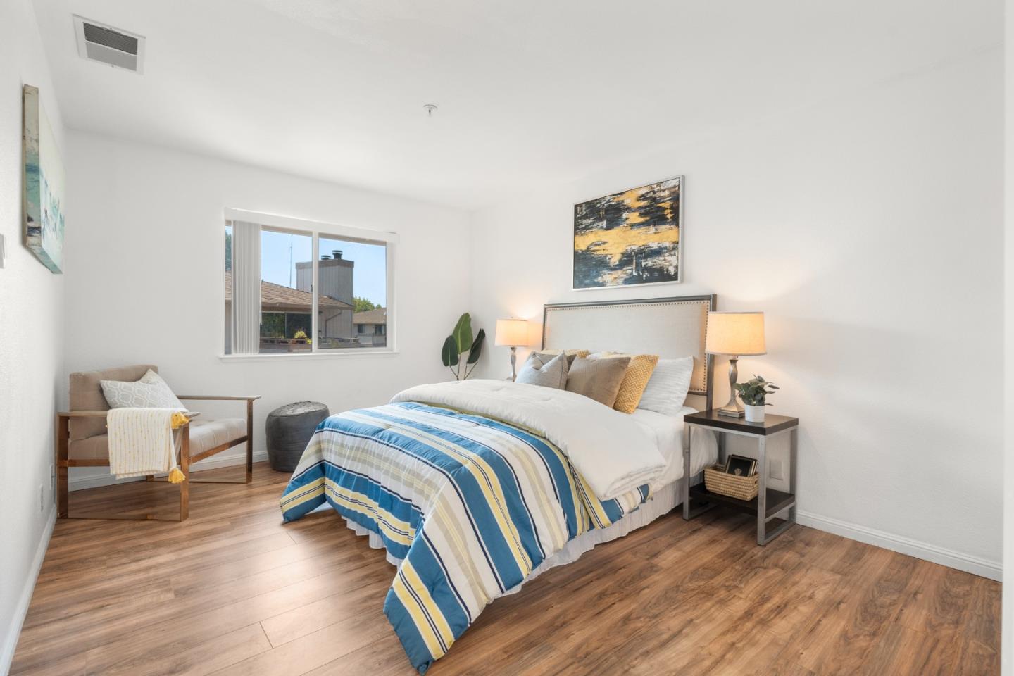 Detail Gallery Image 2 of 16 For 25163 Copa Del Oro Dr #201,  Hayward,  CA 94545 - 1 Beds | 1 Baths
