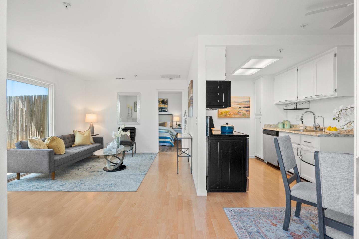 Detail Gallery Image 3 of 16 For 25163 Copa Del Oro Dr #201,  Hayward,  CA 94545 - 1 Beds | 1 Baths