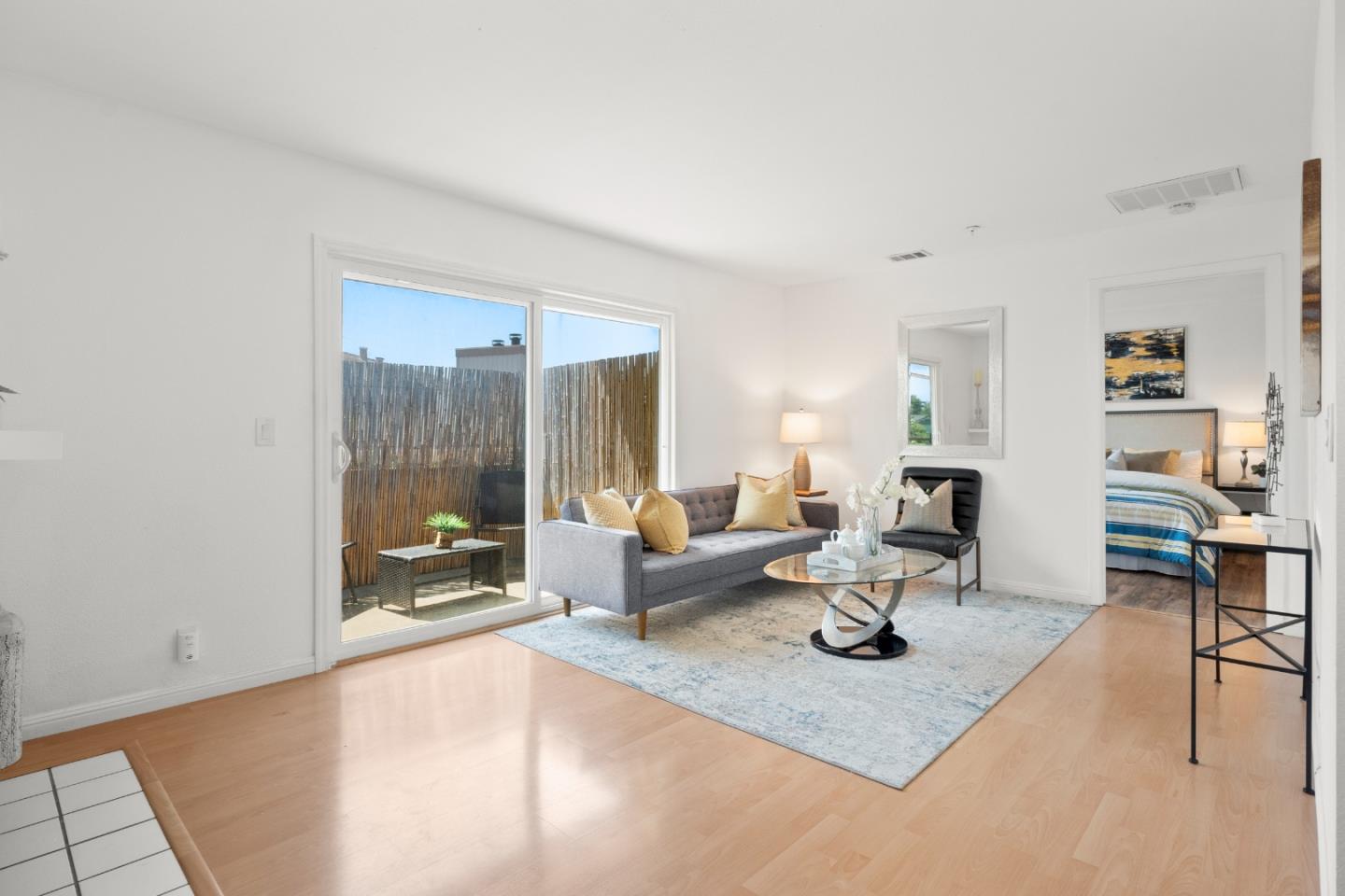 Detail Gallery Image 6 of 16 For 25163 Copa Del Oro Dr #201,  Hayward,  CA 94545 - 1 Beds | 1 Baths
