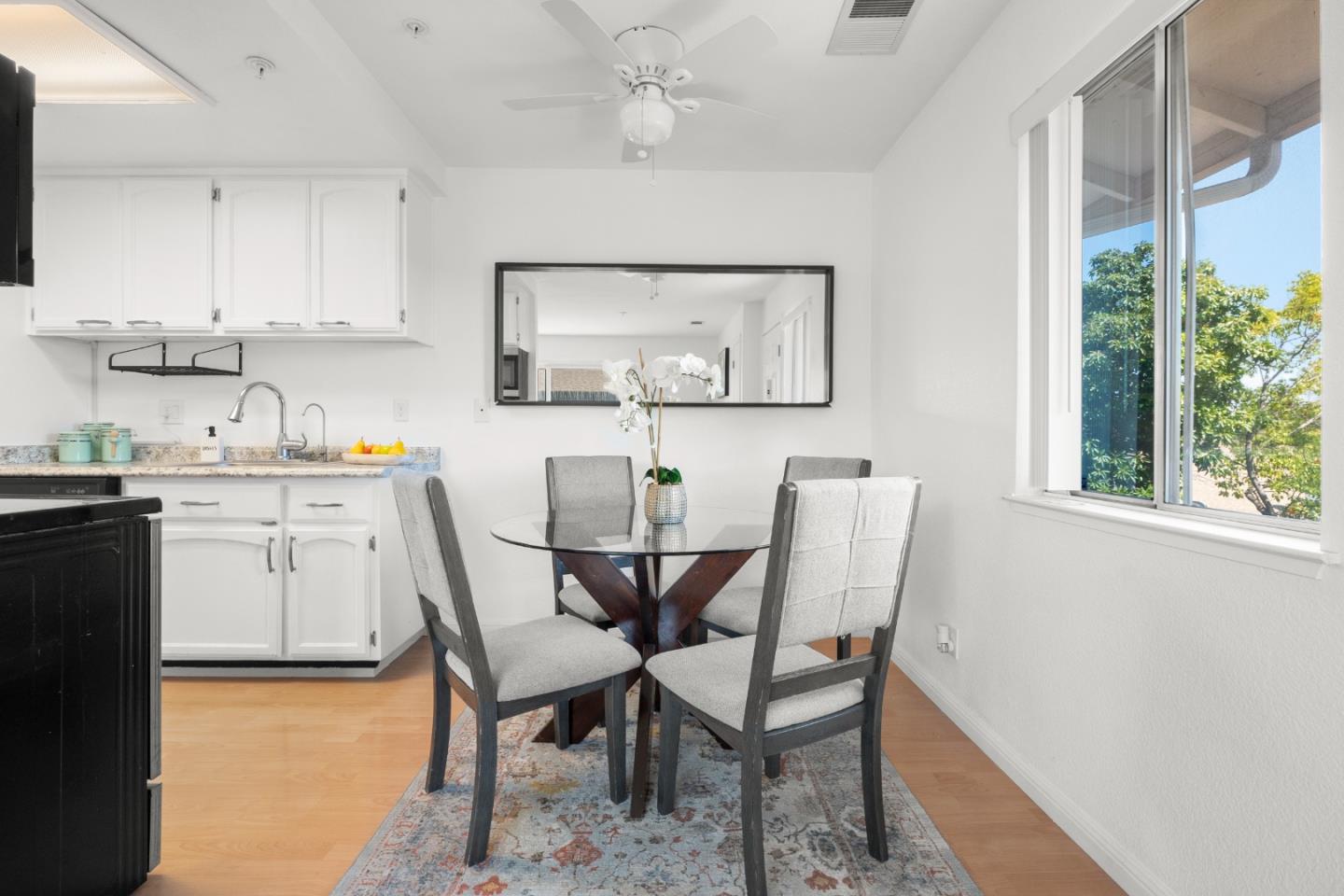 Detail Gallery Image 8 of 16 For 25163 Copa Del Oro Dr #201,  Hayward,  CA 94545 - 1 Beds | 1 Baths