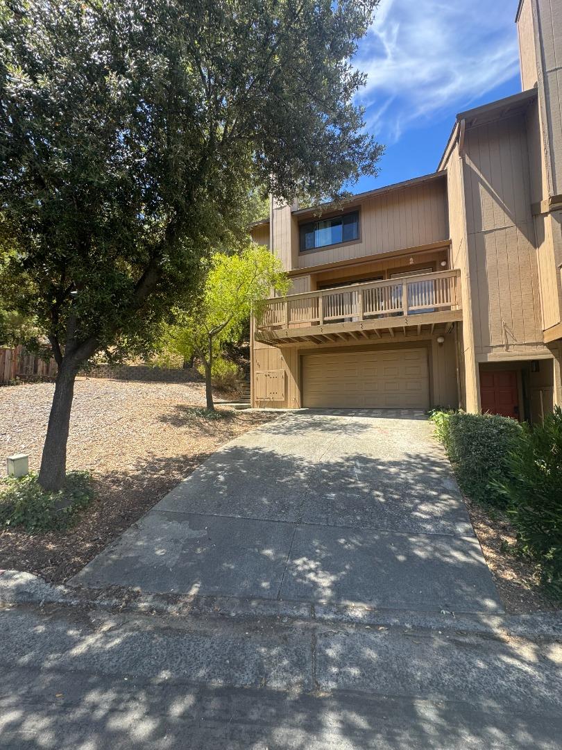 Detail Gallery Image 1 of 28 For 123 Spyglass Hill Rd, San Jose,  CA 95127 - 3 Beds | 2/1 Baths