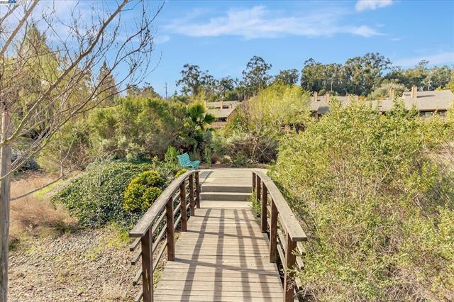 Detail Gallery Image 27 of 28 For 123 Spyglass Hill Rd, San Jose,  CA 95127 - 3 Beds | 2/1 Baths