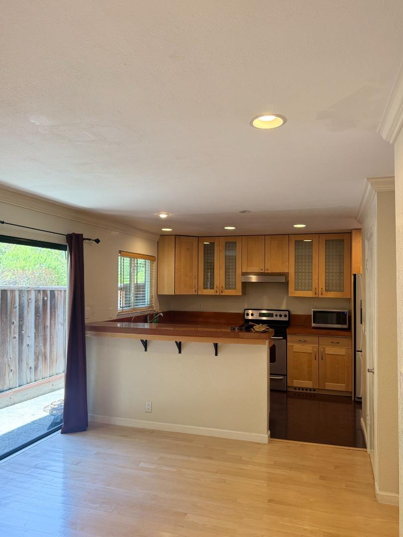 Detail Gallery Image 9 of 28 For 123 Spyglass Hill Rd, San Jose,  CA 95127 - 3 Beds | 2/1 Baths