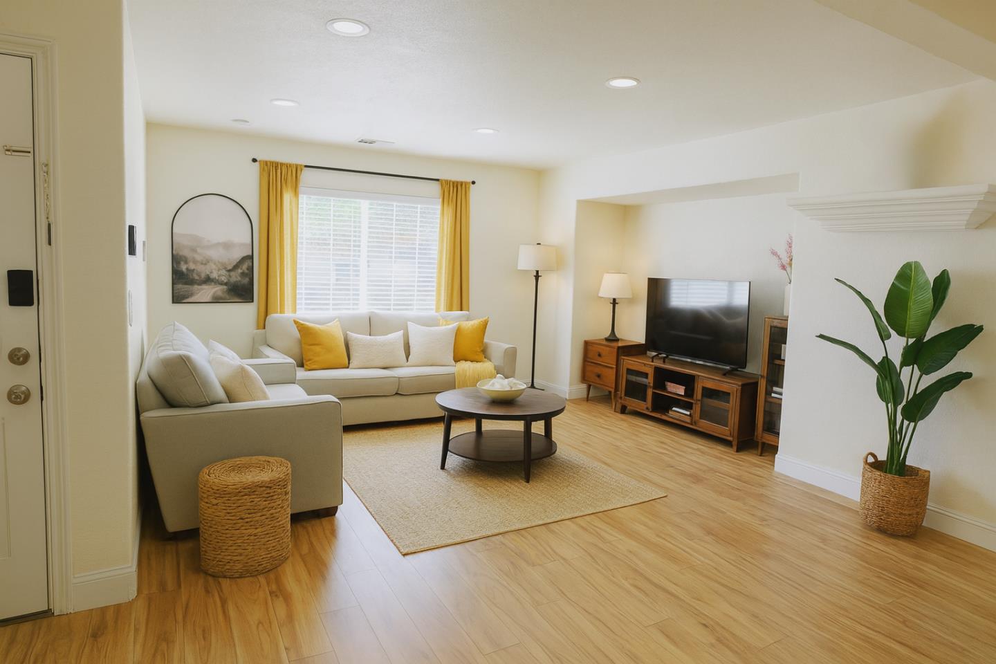 Detail Gallery Image 3 of 13 For 1381 Taper Ct, San Jose,  CA 95122 - 4 Beds | 2 Baths