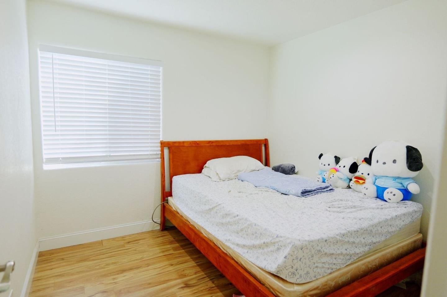Detail Gallery Image 9 of 13 For 1381 Taper Ct, San Jose,  CA 95122 - 4 Beds | 2 Baths