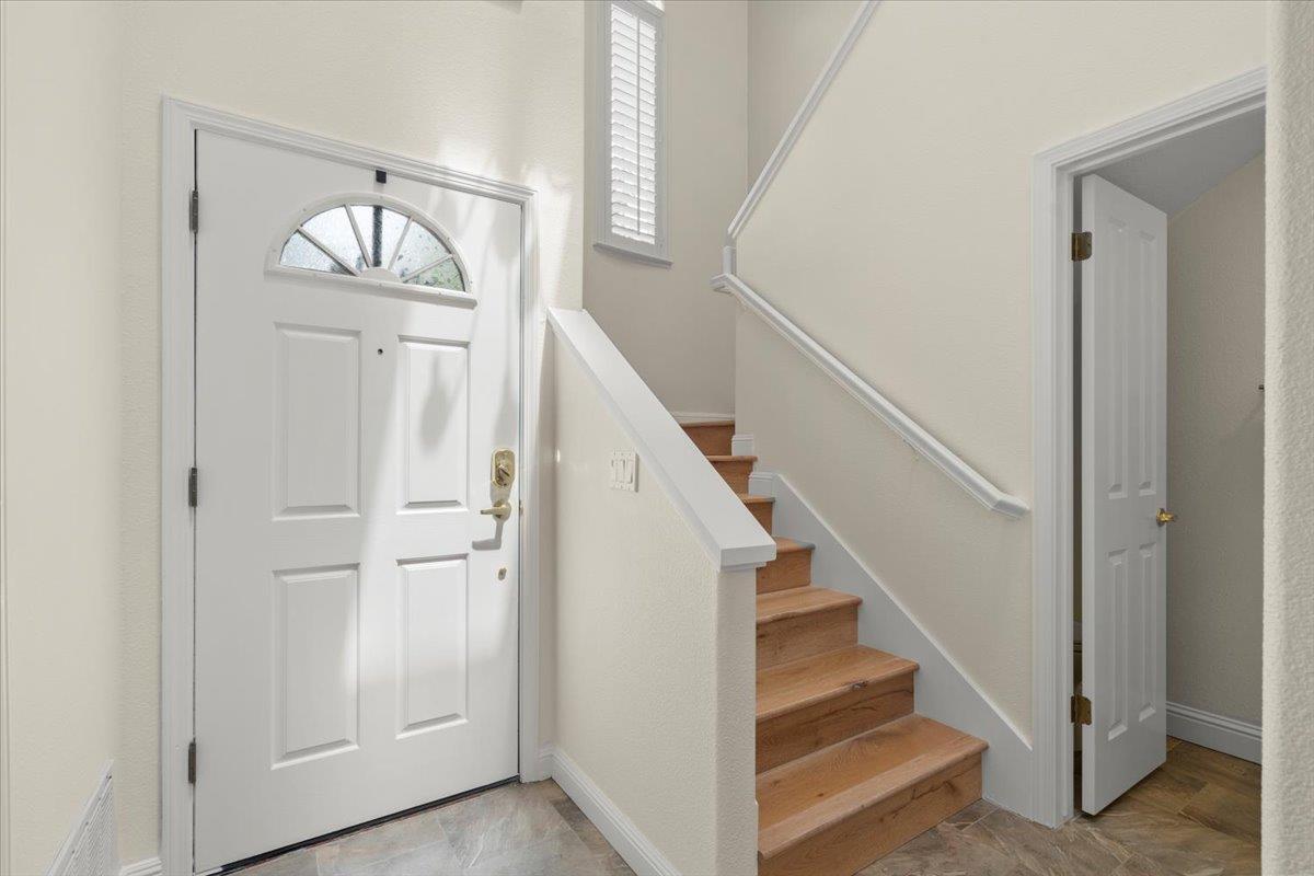 Detail Gallery Image 3 of 28 For 1627 Foxworthy Ave, San Jose,  CA 95118 - 4 Beds | 2/1 Baths