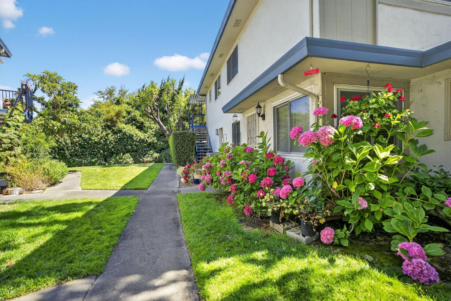 Detail Gallery Image 2 of 25 For 287 Watson Ave #4,  Campbell,  CA 95008 - 2 Beds | 1 Baths