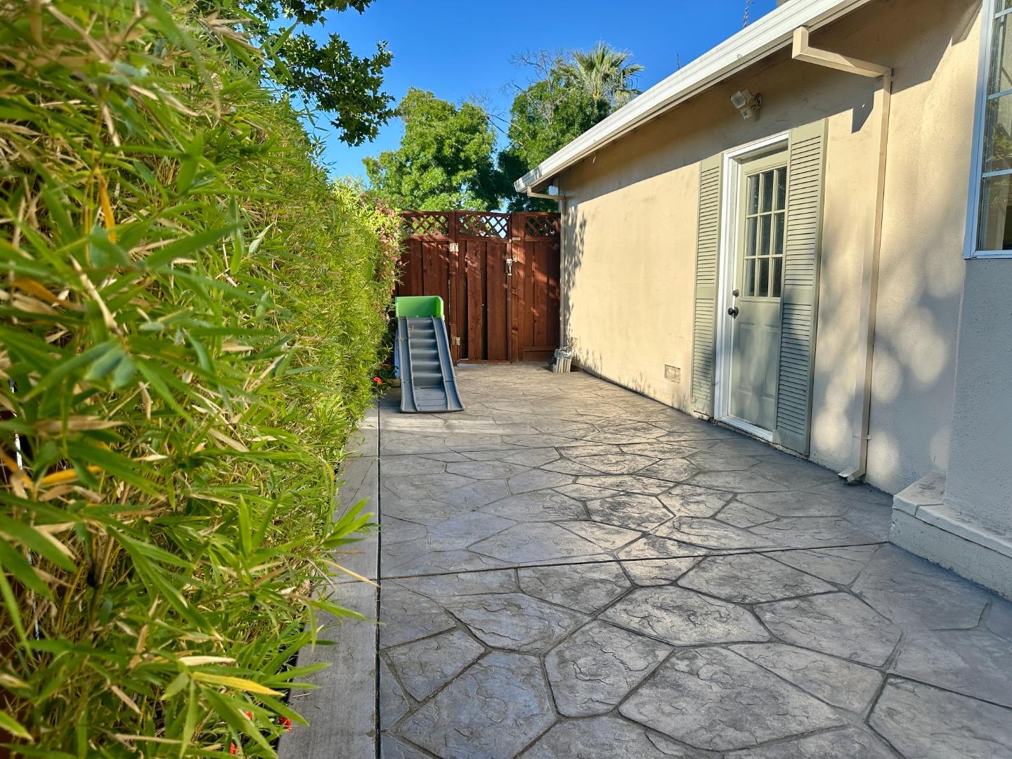 Detail Gallery Image 15 of 19 For 135 Green Hill Way, Los Gatos,  CA 95032 - 3 Beds | 2 Baths