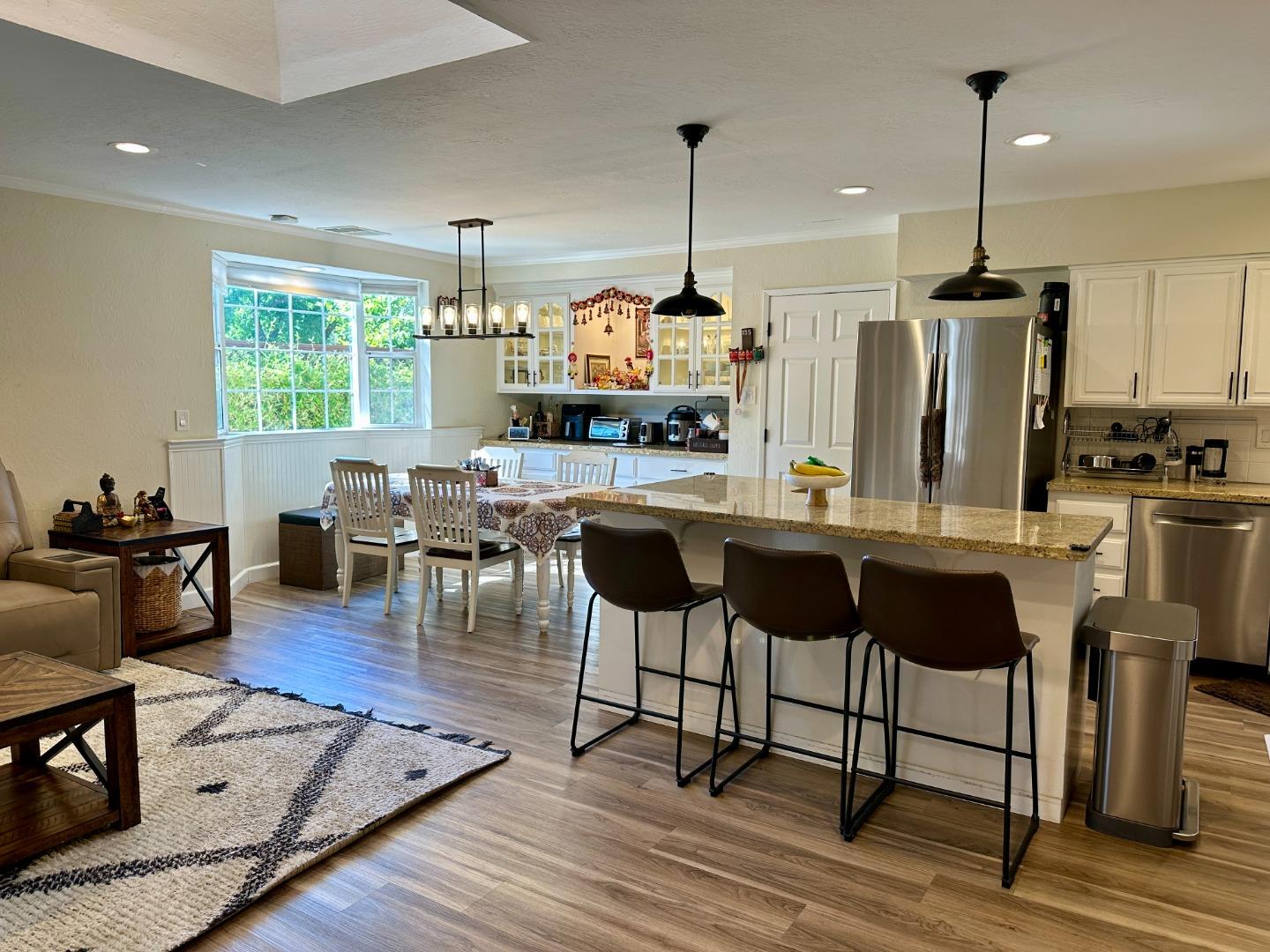 Detail Gallery Image 4 of 19 For 135 Green Hill Way, Los Gatos,  CA 95032 - 3 Beds | 2 Baths