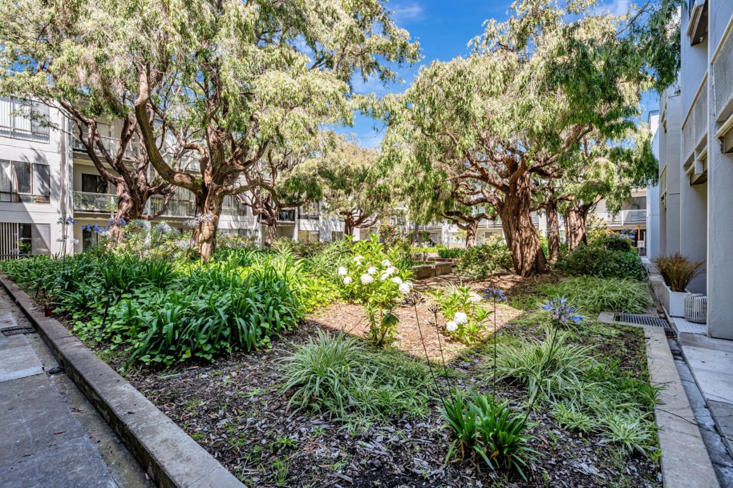 Detail Gallery Image 22 of 37 For 3 Admiral Dr #F267,  Emeryville,  CA 94608 - 1 Beds | 1 Baths