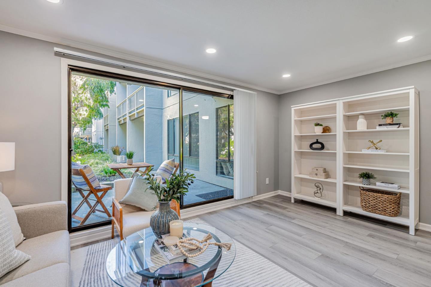 Detail Gallery Image 4 of 37 For 3 Admiral Dr #F267,  Emeryville,  CA 94608 - 1 Beds | 1 Baths
