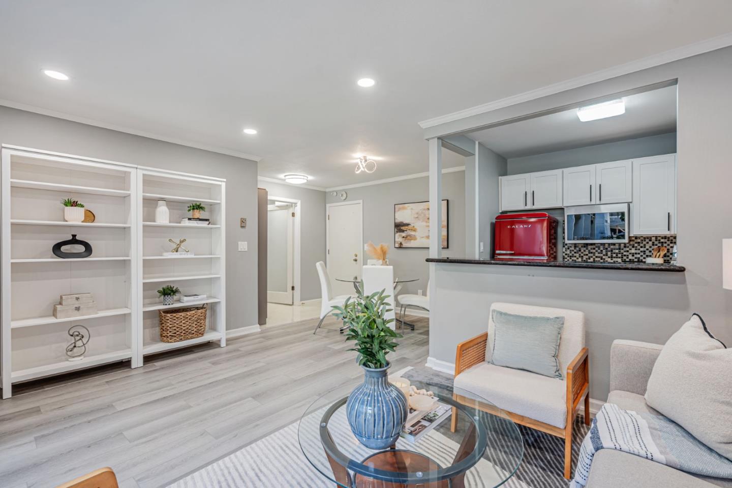 Detail Gallery Image 5 of 37 For 3 Admiral Dr #F267,  Emeryville,  CA 94608 - 1 Beds | 1 Baths