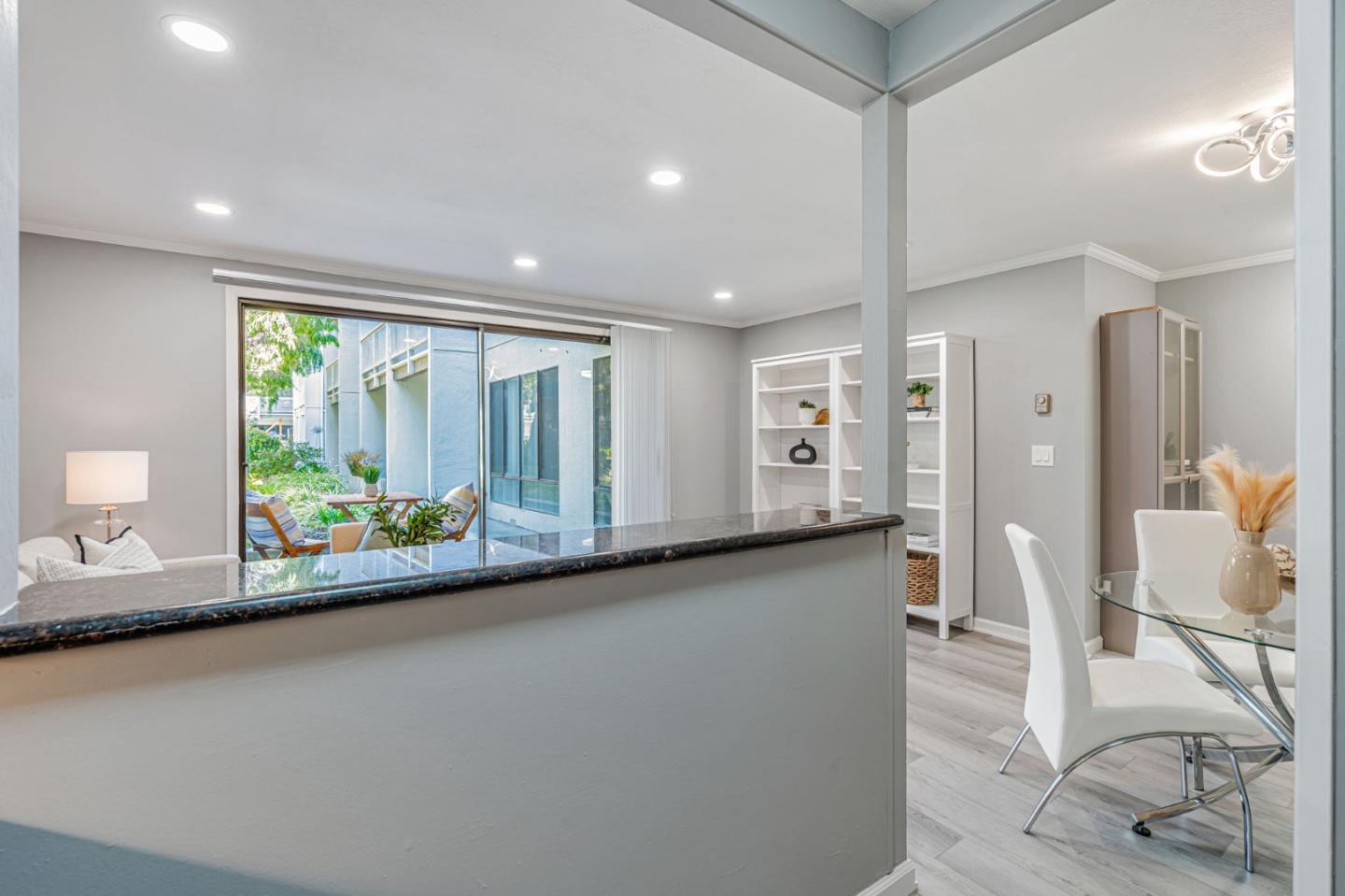 Detail Gallery Image 8 of 37 For 3 Admiral Dr #F267,  Emeryville,  CA 94608 - 1 Beds | 1 Baths