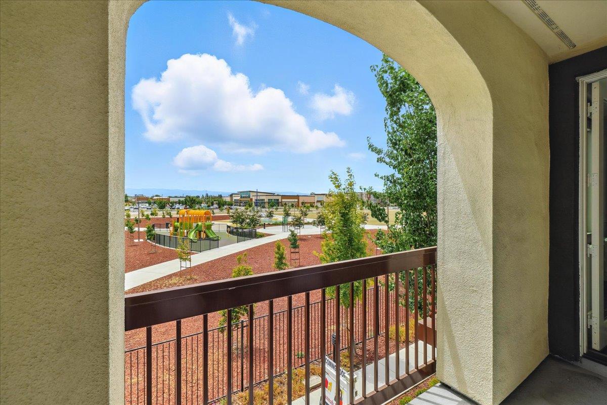 Detail Gallery Image 14 of 47 For 1011 Bellante Ln #6,  San Jose,  CA 95131 - 2 Beds | 2 Baths