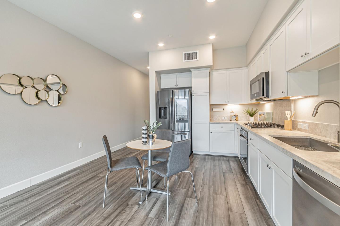 Detail Gallery Image 18 of 39 For 3027 Manuel St #6,  San Jose,  CA 95136 - 2 Beds | 1/1 Baths