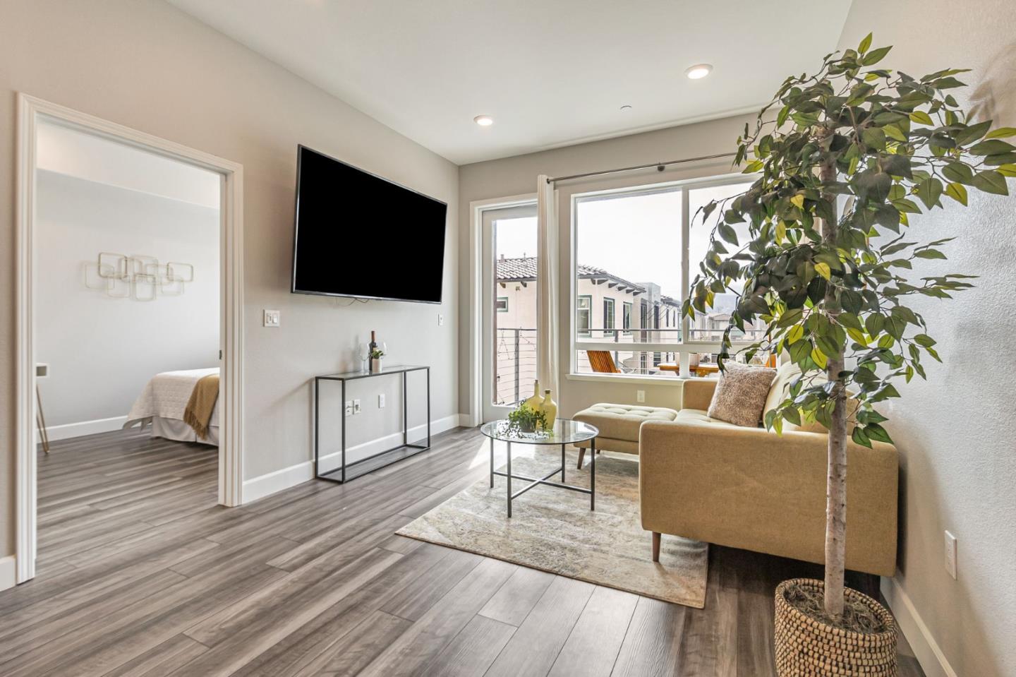 Detail Gallery Image 5 of 39 For 3027 Manuel St #6,  San Jose,  CA 95136 - 2 Beds | 1/1 Baths