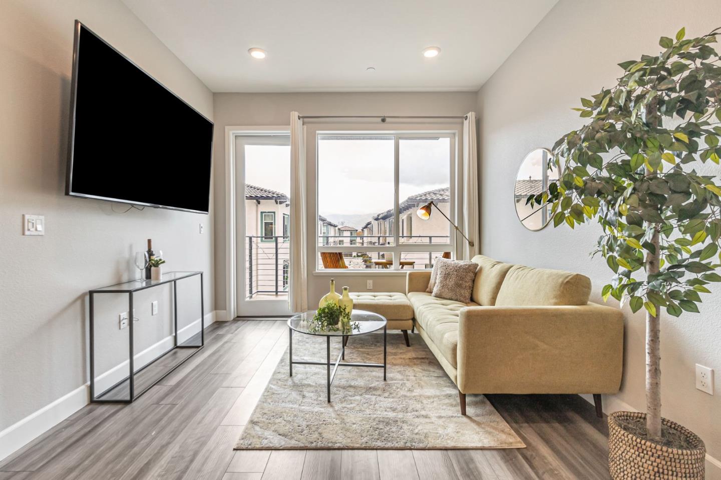Detail Gallery Image 6 of 39 For 3027 Manuel St #6,  San Jose,  CA 95136 - 2 Beds | 1/1 Baths