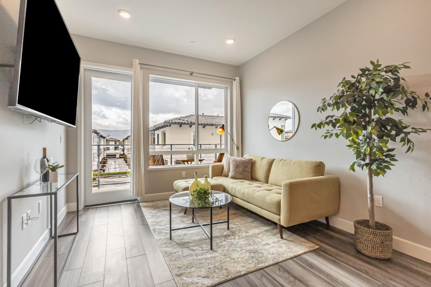 Detail Gallery Image 7 of 39 For 3027 Manuel St #6,  San Jose,  CA 95136 - 2 Beds | 1/1 Baths
