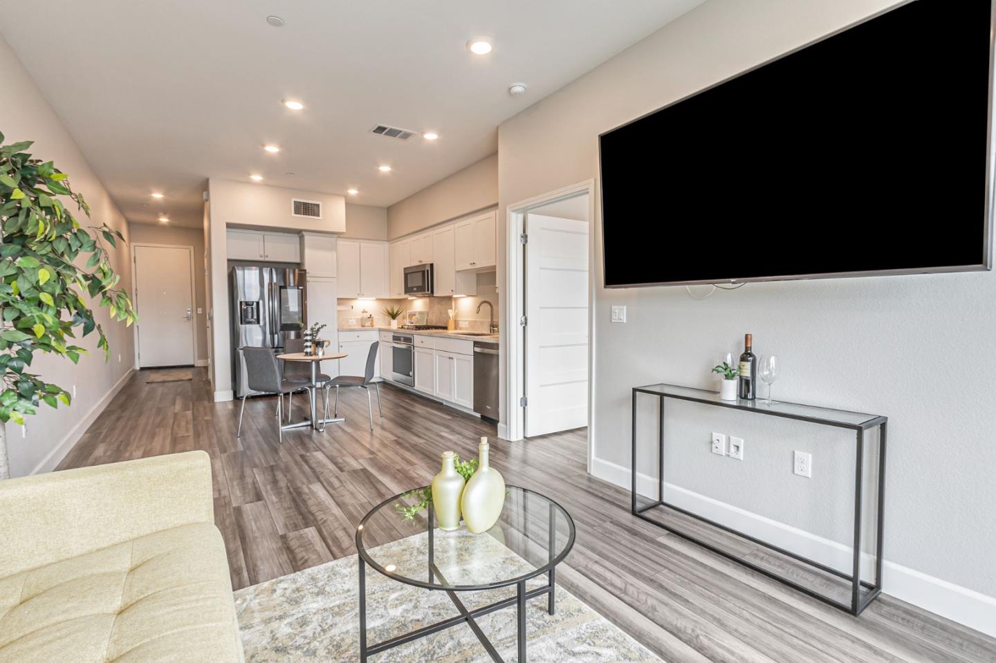 Detail Gallery Image 8 of 39 For 3027 Manuel St #6,  San Jose,  CA 95136 - 2 Beds | 1/1 Baths