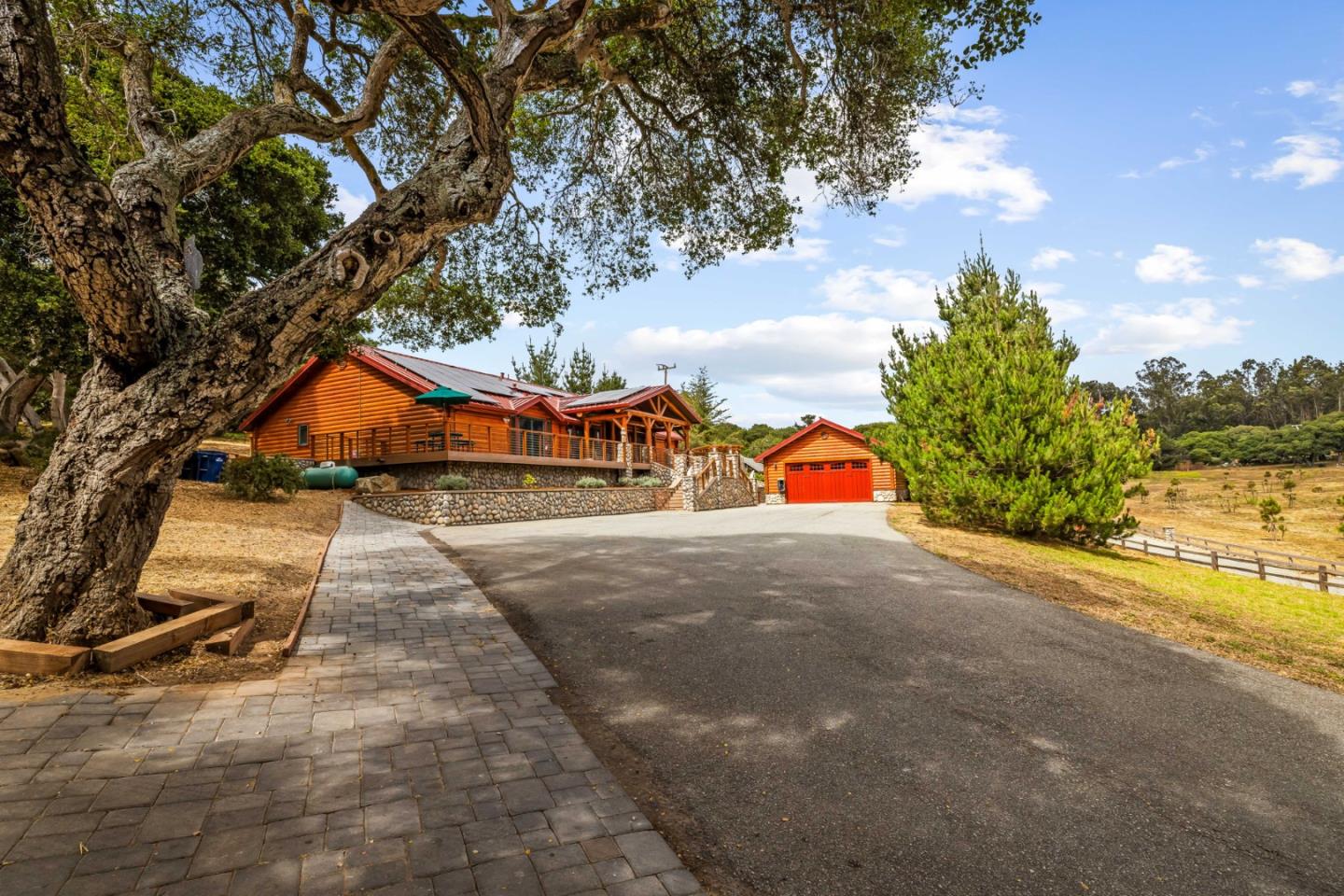 Detail Gallery Image 1 of 94 For 8697 Dyer Rd, Salinas,  CA 93907 - 3 Beds | 4 Baths