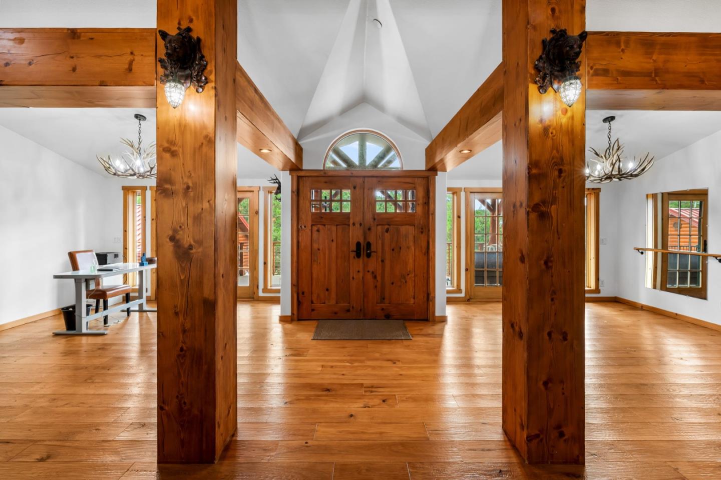 Detail Gallery Image 13 of 94 For 8697 Dyer Rd, Salinas,  CA 93907 - 3 Beds | 4 Baths