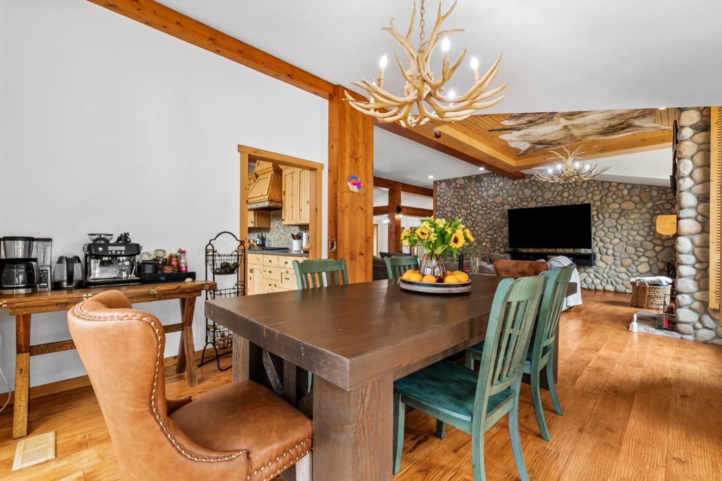 Detail Gallery Image 22 of 94 For 8697 Dyer Rd, Salinas,  CA 93907 - 3 Beds | 4 Baths