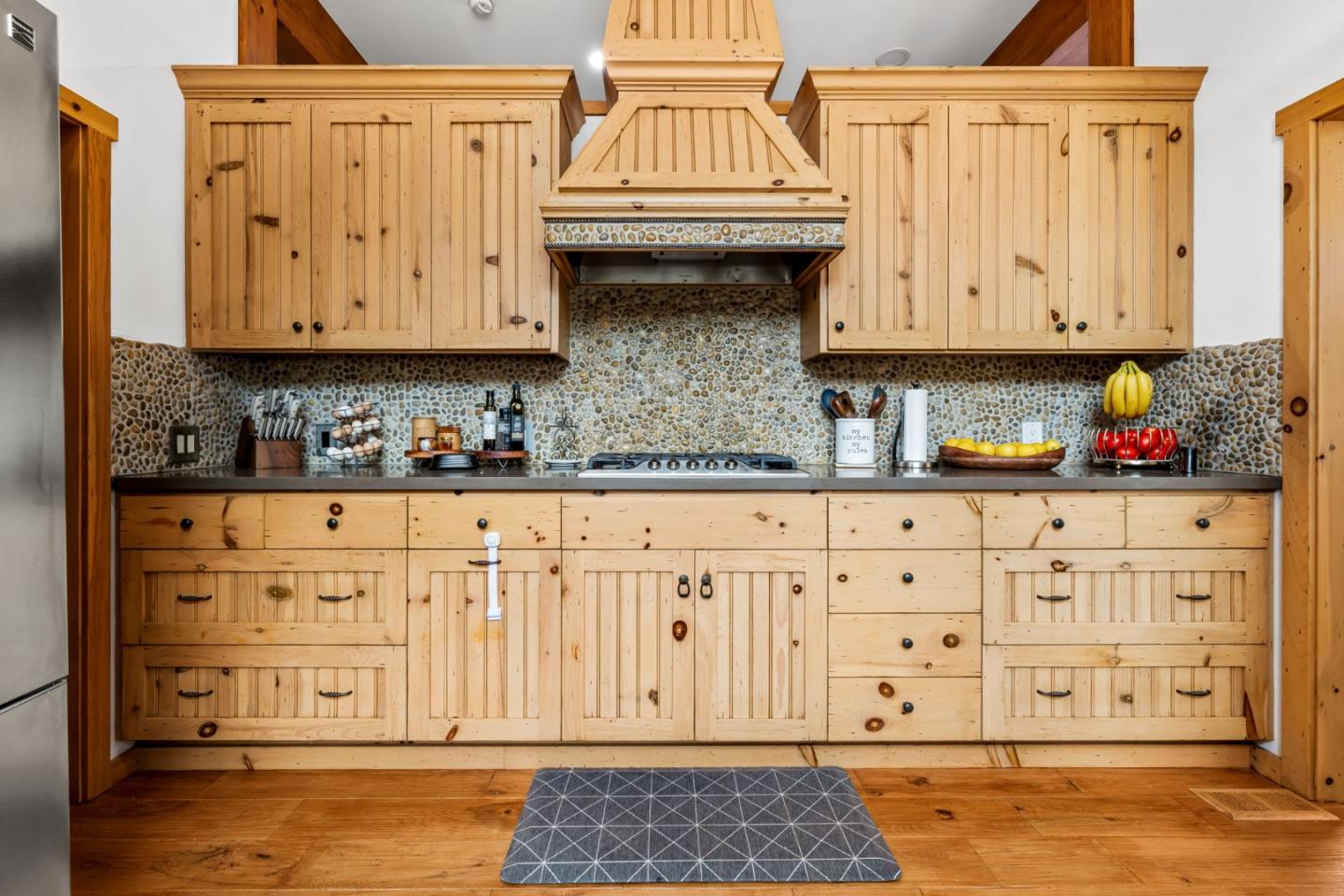 Detail Gallery Image 23 of 94 For 8697 Dyer Rd, Salinas,  CA 93907 - 3 Beds | 4 Baths