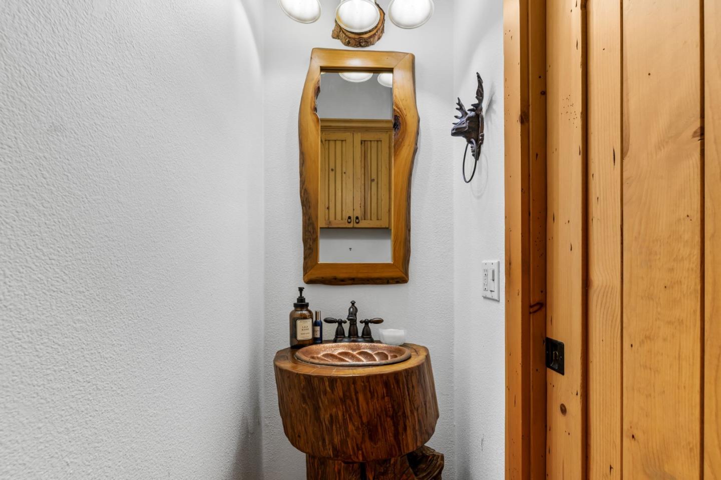 Detail Gallery Image 29 of 94 For 8697 Dyer Rd, Salinas,  CA 93907 - 3 Beds | 4 Baths