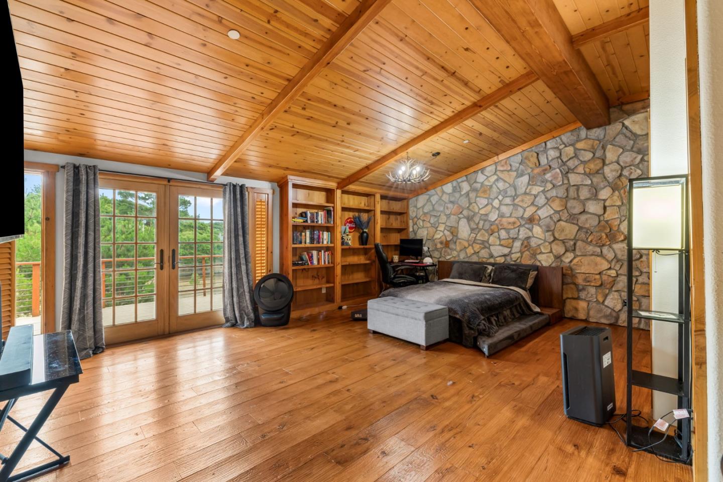 Detail Gallery Image 36 of 94 For 8697 Dyer Rd, Salinas,  CA 93907 - 3 Beds | 4 Baths