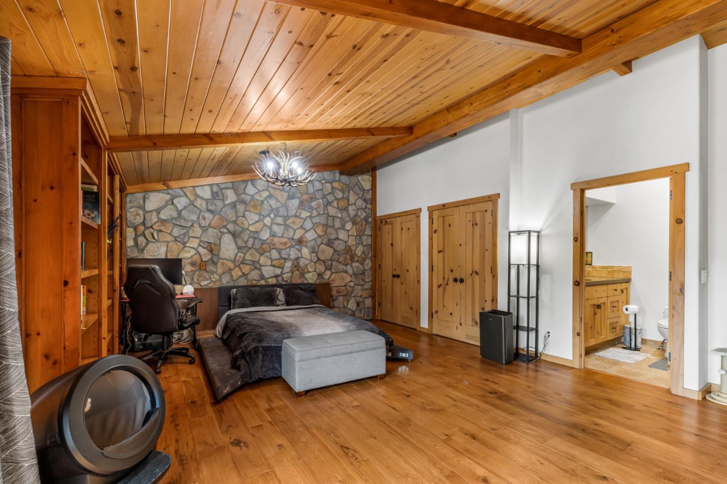 Detail Gallery Image 37 of 94 For 8697 Dyer Rd, Salinas,  CA 93907 - 3 Beds | 4 Baths