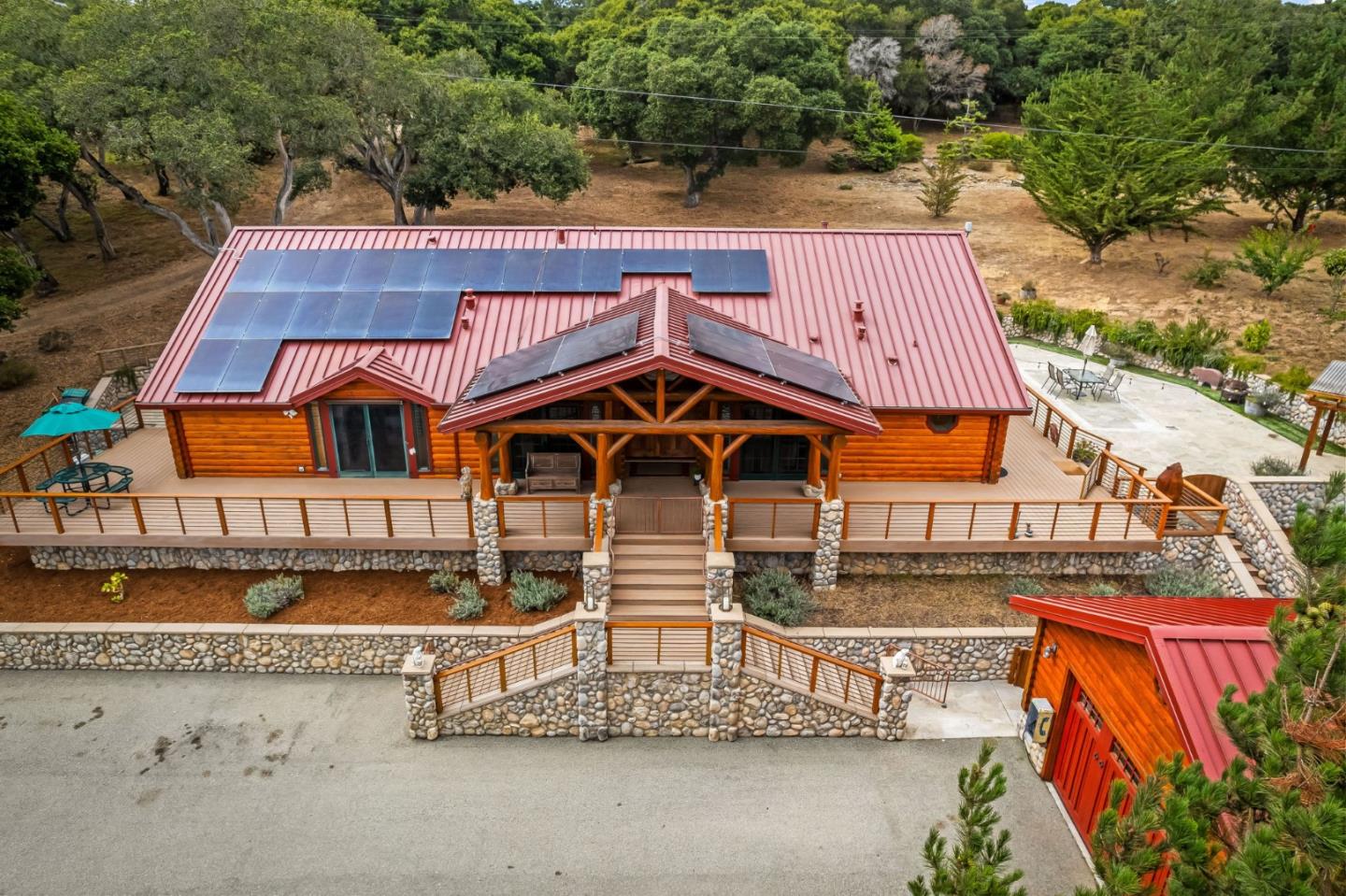 Detail Gallery Image 6 of 94 For 8697 Dyer Rd, Salinas,  CA 93907 - 3 Beds | 4 Baths