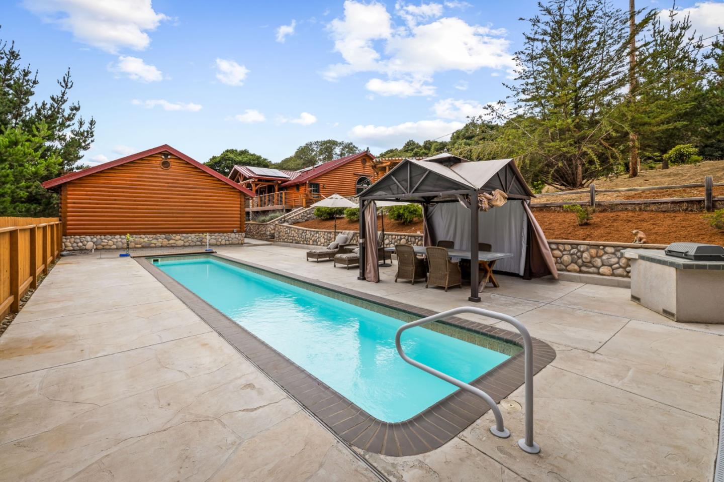 Detail Gallery Image 63 of 94 For 8697 Dyer Rd, Salinas,  CA 93907 - 3 Beds | 4 Baths