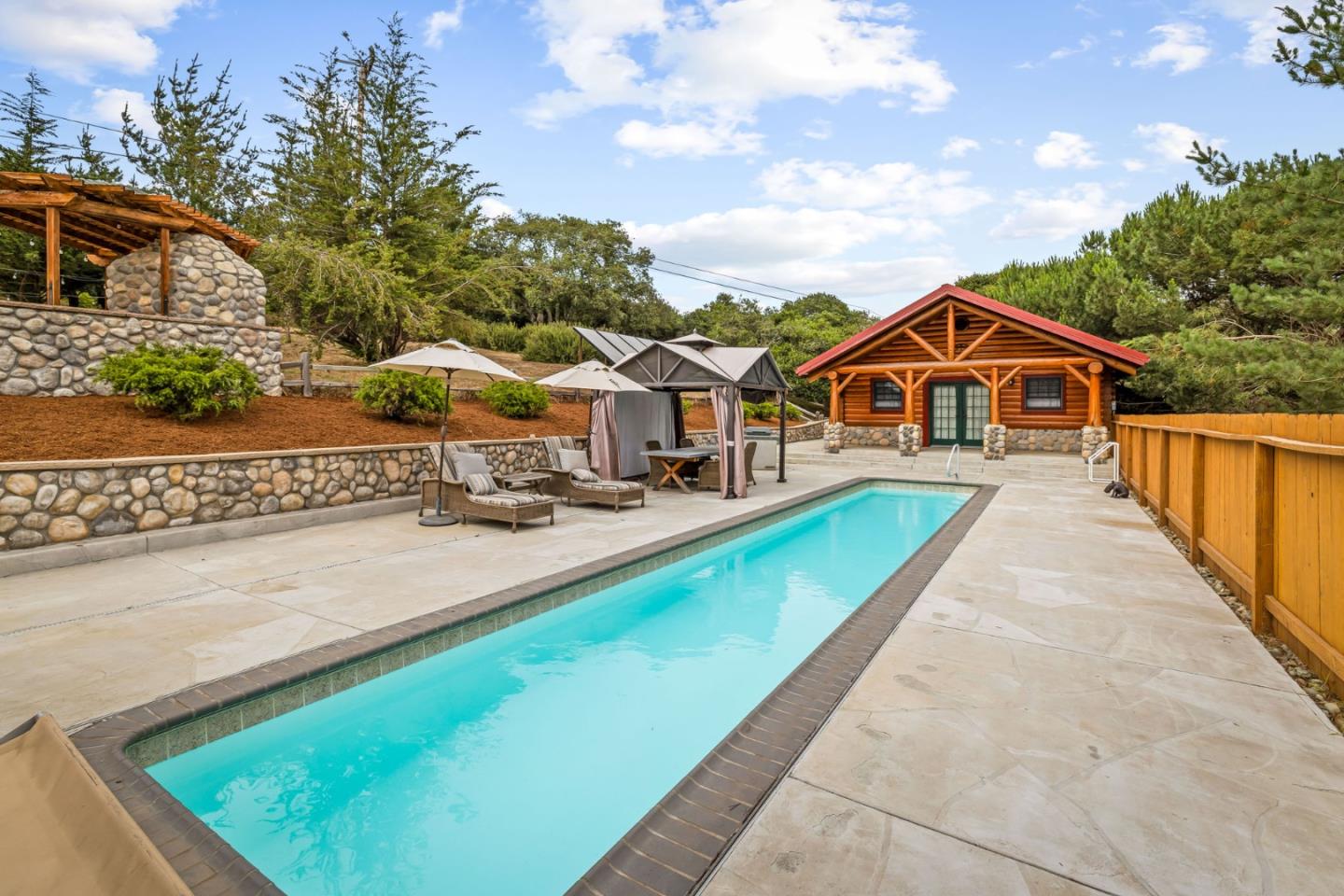 Detail Gallery Image 64 of 94 For 8697 Dyer Rd, Salinas,  CA 93907 - 3 Beds | 4 Baths