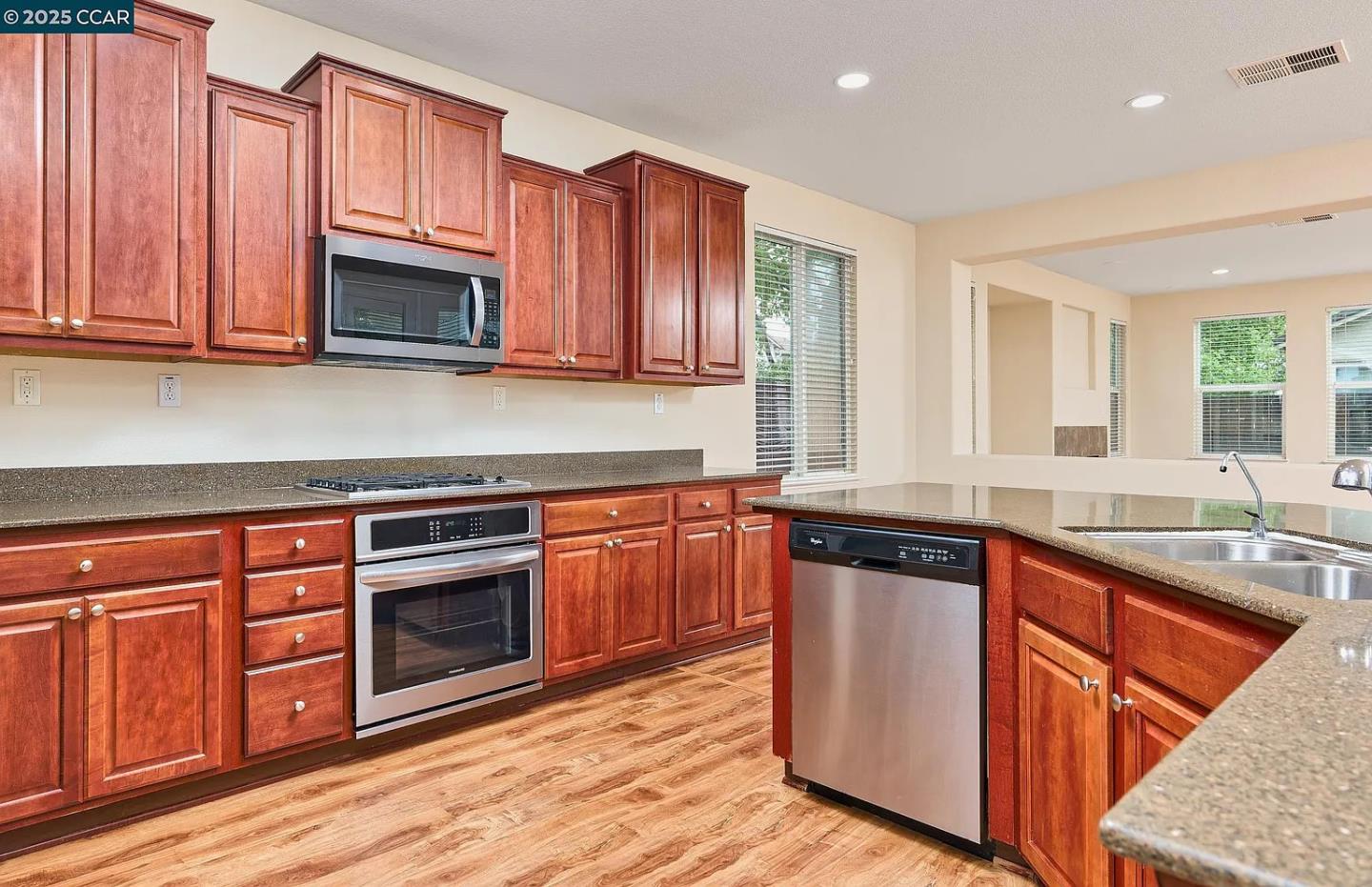Detail Gallery Image 14 of 15 For 4874 Snowy Egret Way, Oakley,  CA 94561 - 4 Beds | 3 Baths