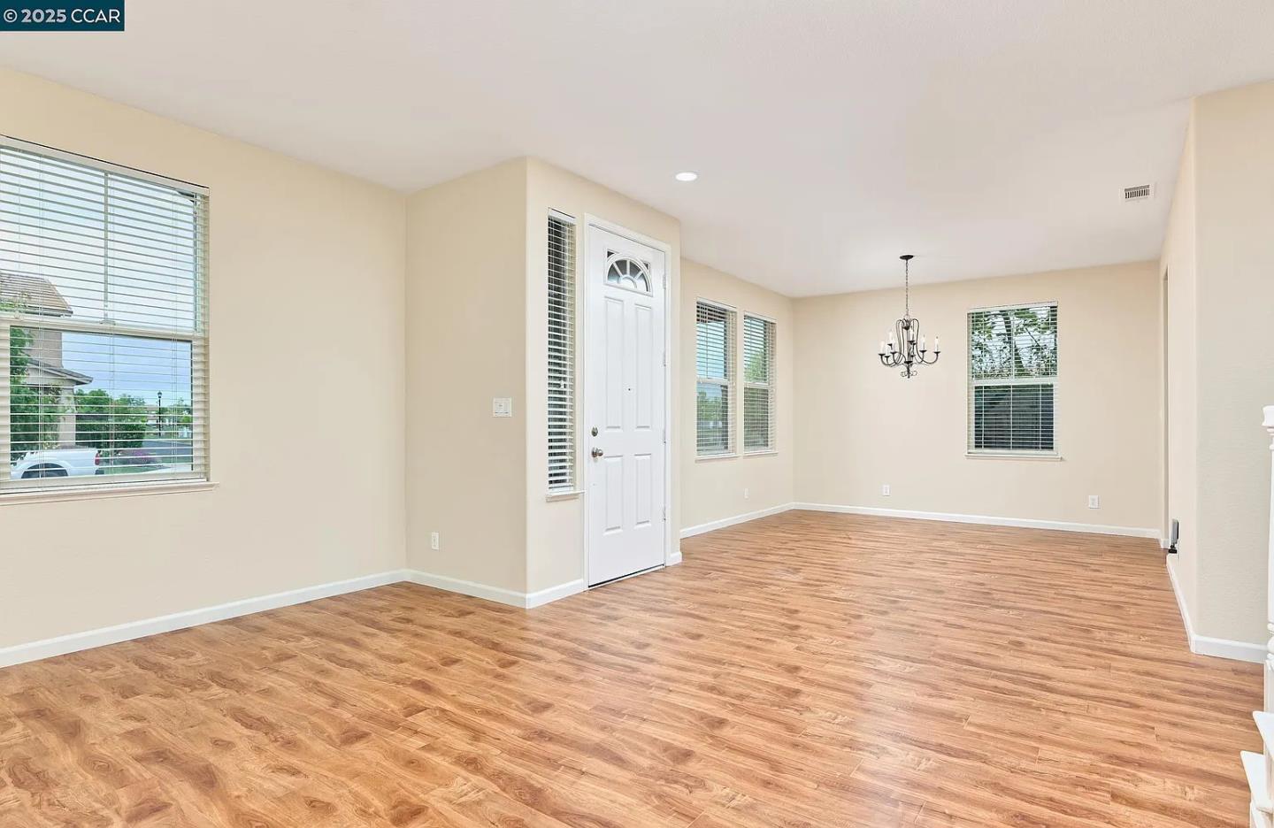 Detail Gallery Image 8 of 15 For 4874 Snowy Egret Way, Oakley,  CA 94561 - 4 Beds | 3 Baths
