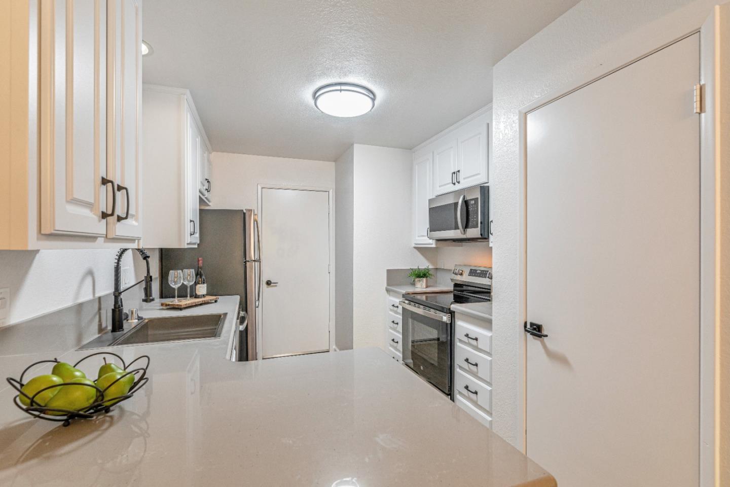 Detail Gallery Image 8 of 28 For 2171 Rancho Mccormick Blvd, Santa Clara,  CA 95050 - 2 Beds | 1/1 Baths