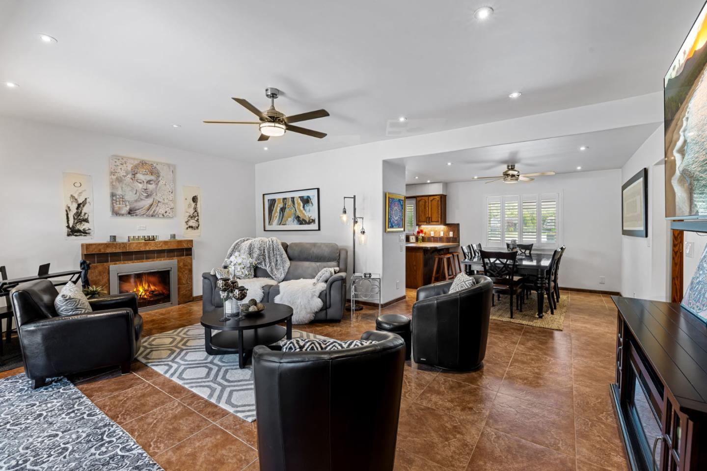 Detail Gallery Image 1 of 38 For 23799 Monterey Salinas Hwy #8,  Salinas,  CA 93908 - 3 Beds | 2 Baths