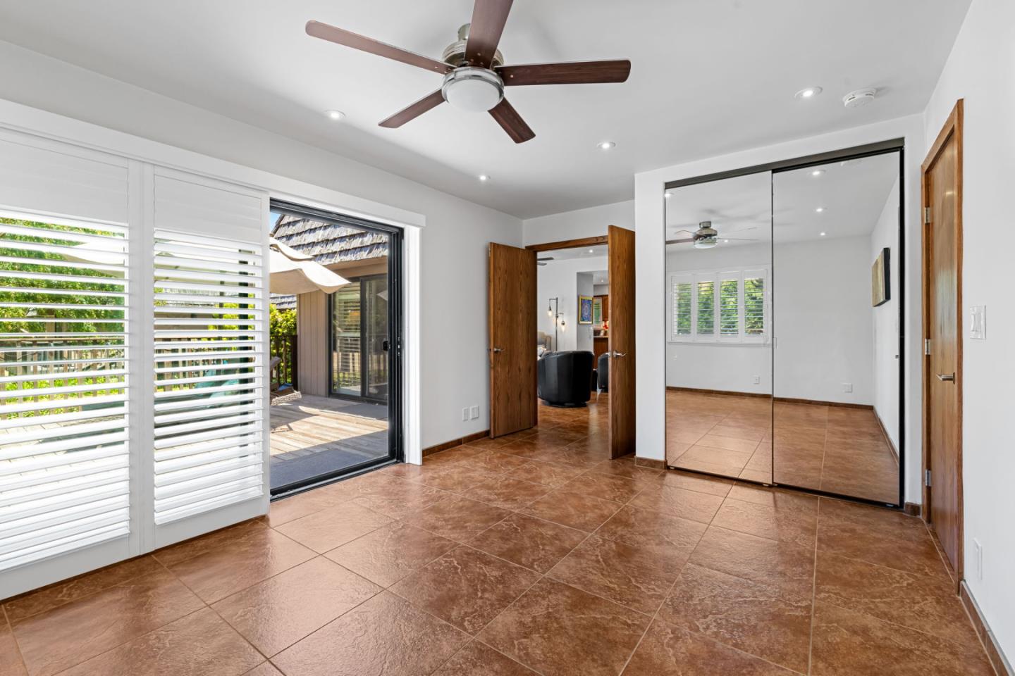 Detail Gallery Image 16 of 38 For 23799 Monterey Salinas Hwy #8,  Salinas,  CA 93908 - 3 Beds | 2 Baths
