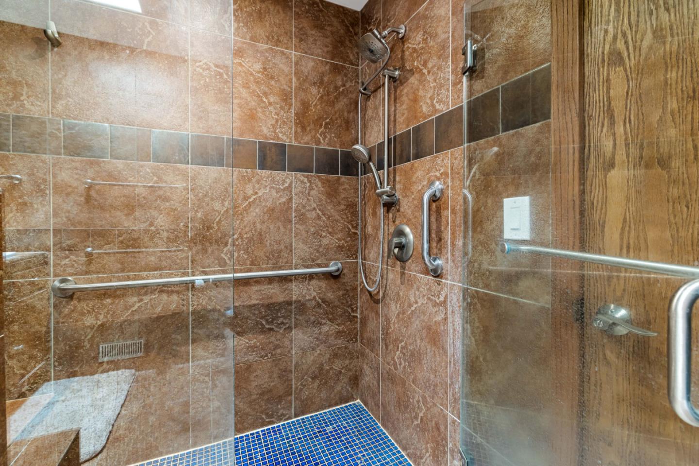Detail Gallery Image 20 of 38 For 23799 Monterey Salinas Hwy #8,  Salinas,  CA 93908 - 3 Beds | 2 Baths