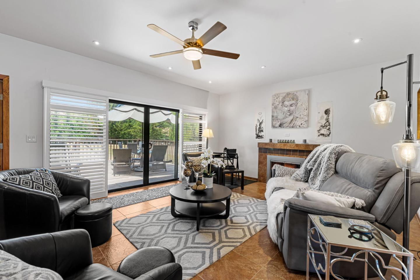 Detail Gallery Image 8 of 38 For 23799 Monterey Salinas Hwy #8,  Salinas,  CA 93908 - 3 Beds | 2 Baths