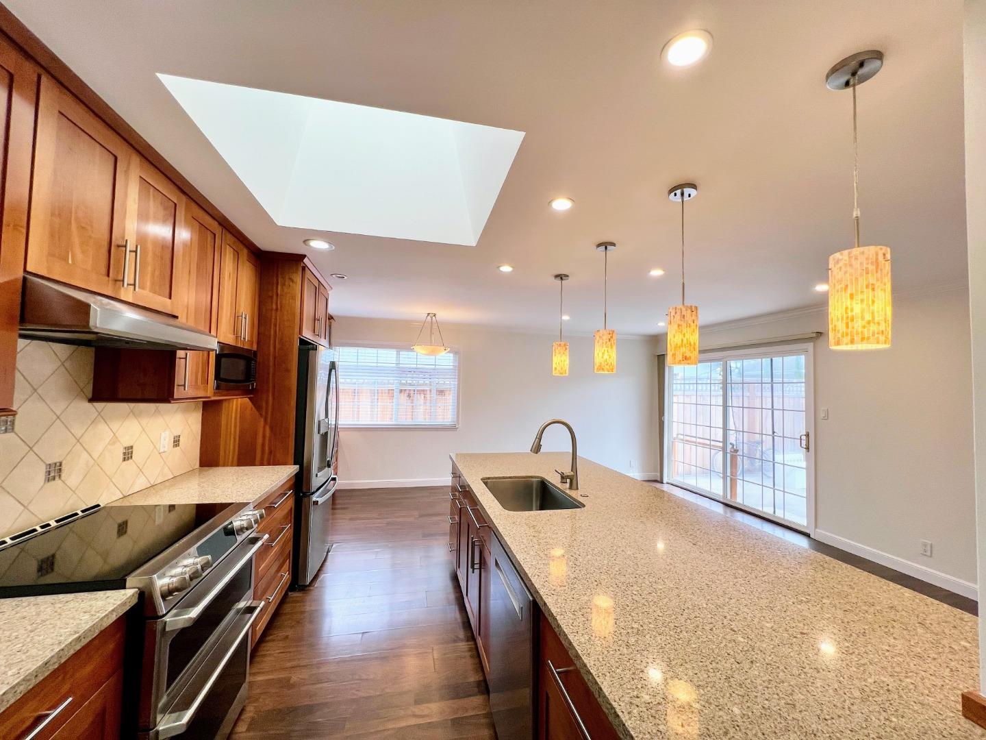 Detail Gallery Image 10 of 39 For 906 Crane Ave, Foster City,  CA 94404 - 5 Beds | 2 Baths