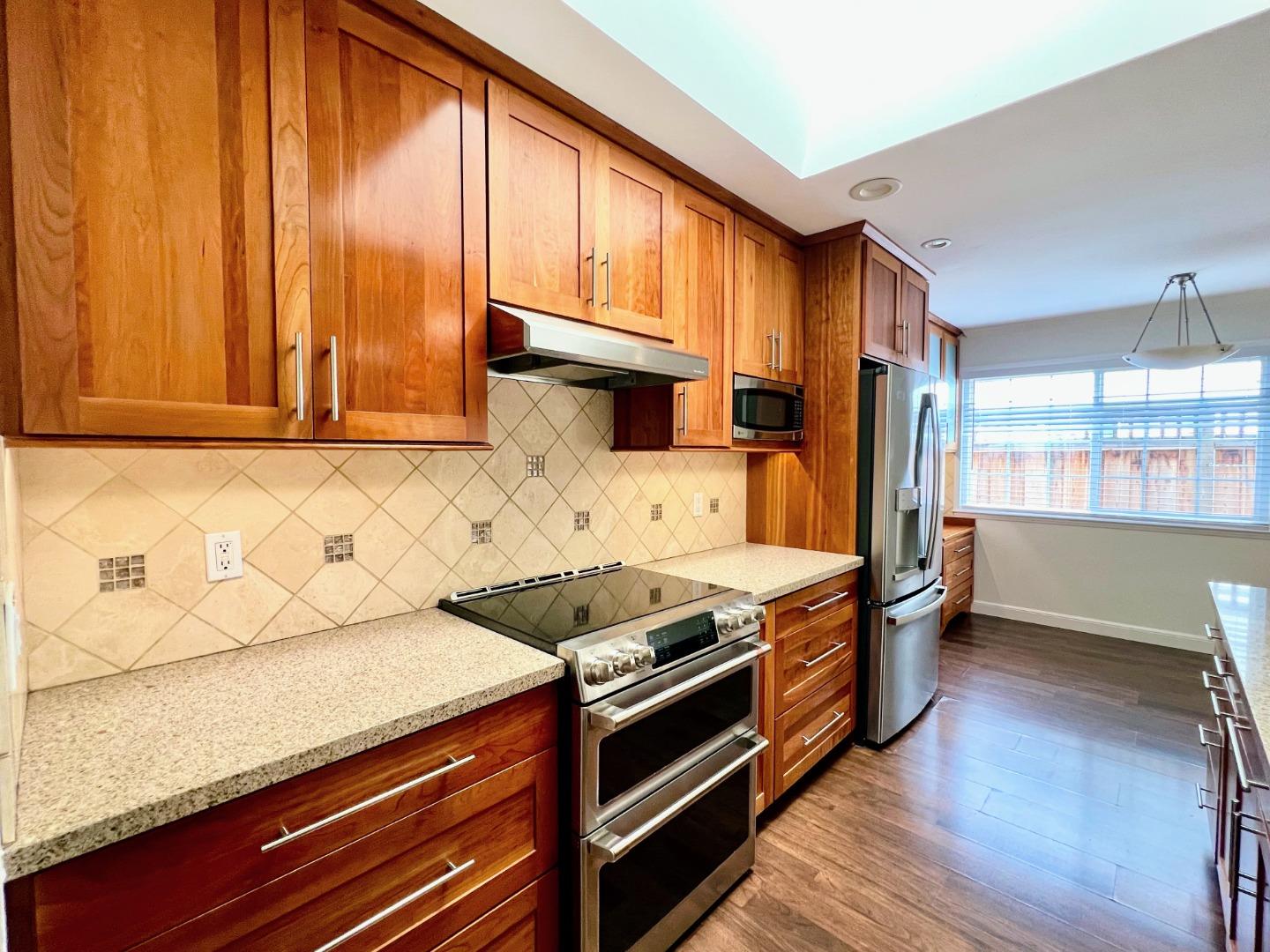 Detail Gallery Image 11 of 39 For 906 Crane Ave, Foster City,  CA 94404 - 5 Beds | 2 Baths